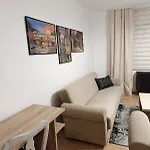 Peaceful Courtyard Lägenhet