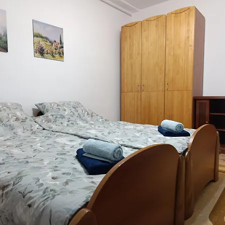 아파트 Peaceful Courtyard Sarajevo Ivisovo Greblje