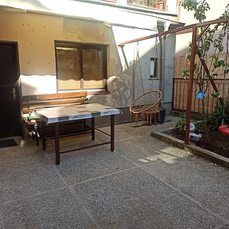 公寓 Peaceful Courtyard